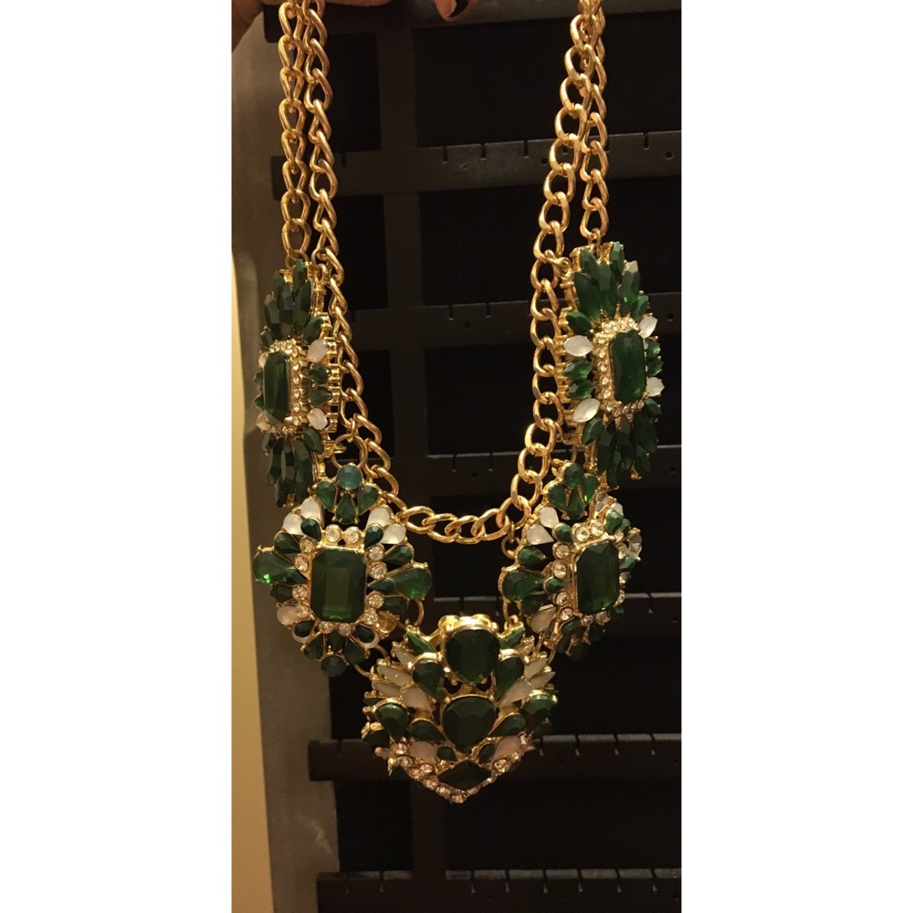 💚Green, Silver, and Gold Statement Necklace💚